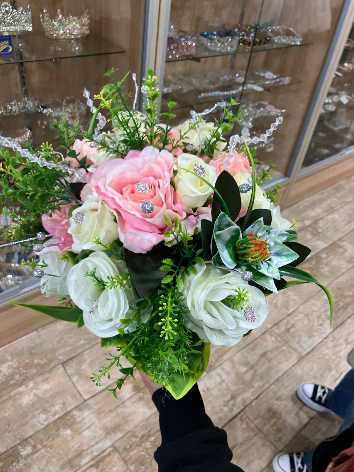 Wedding bouquet arrangement